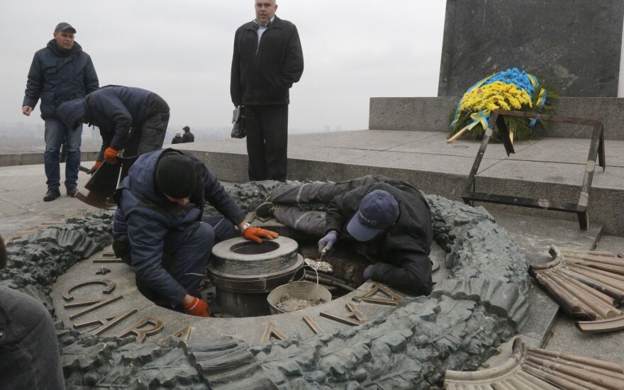 Залитый бетоном "Вечный огонь" в Киеве восстановлен