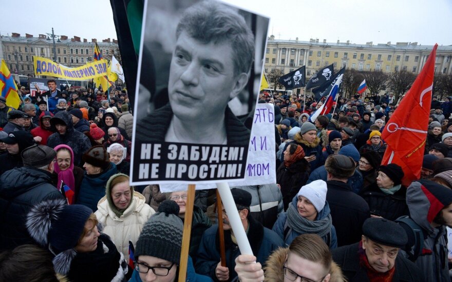 Eitynėse Maskvoje B. Nemcovui atminti
