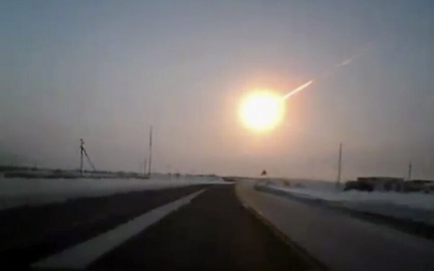 После метеорита: в небе над Челябинском – загадочное явление
