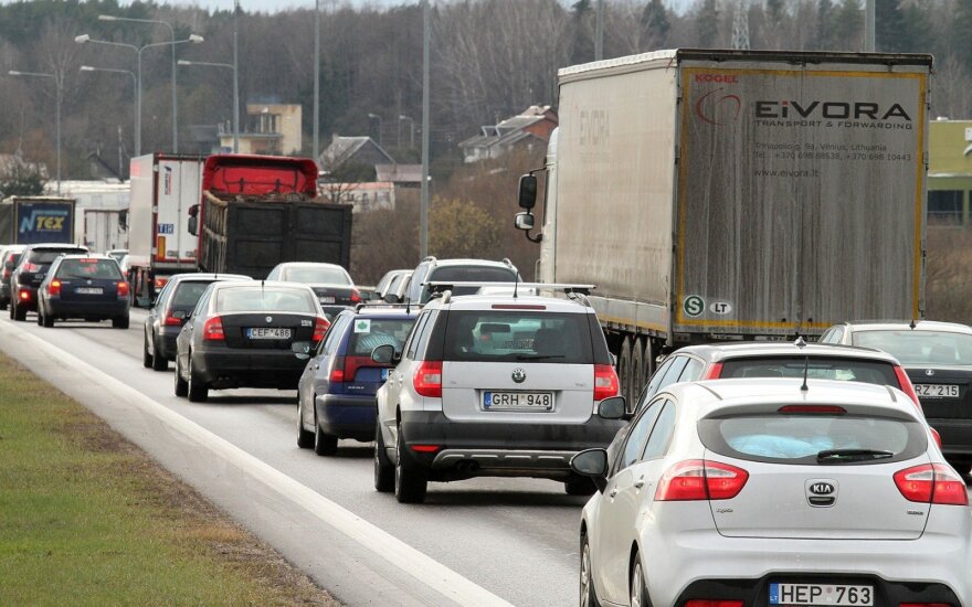 С 1 апреля на дорогах Литвы масса перемен – водителям понравятся не все