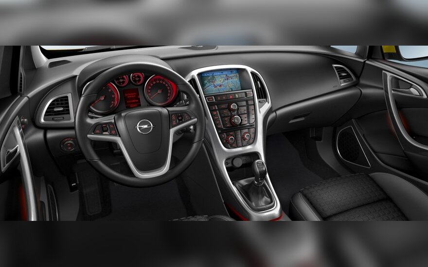 Opel cобирается сорвать крышу с хэтчбека Astra