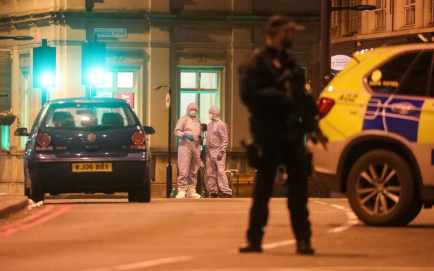 Londone žmones peiliu puolė teroristas