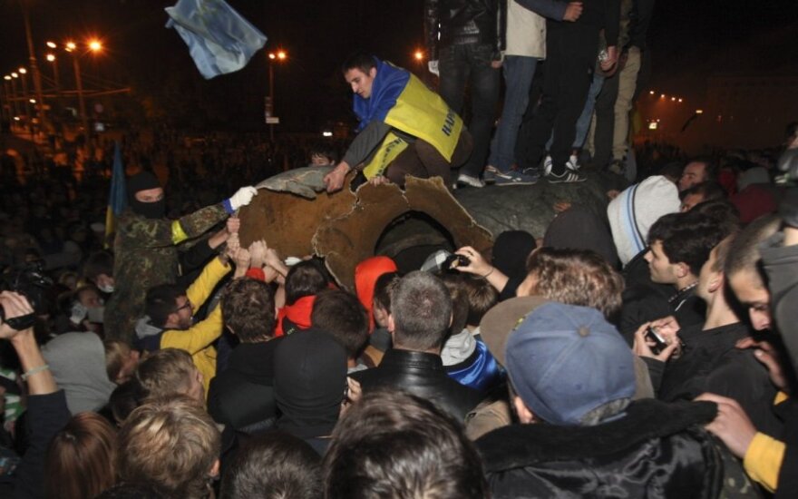 DELFI в Харькове: еще один Ленин лежит - будет ли еще один Майдан?