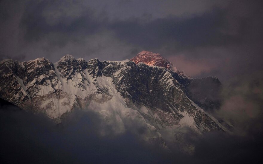 Непал запретил одиночные восхождения на Эверест