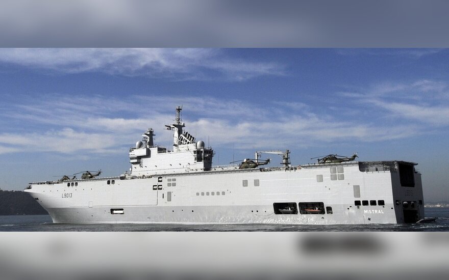Франция отправила к берегам Ливии корабль "Мистраль"