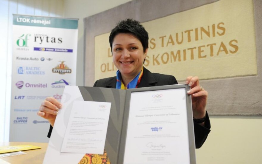 LTOK prezidentė Daina Gudzinevičiūtė pasirašė kvietimą į Sočio olimpiadą