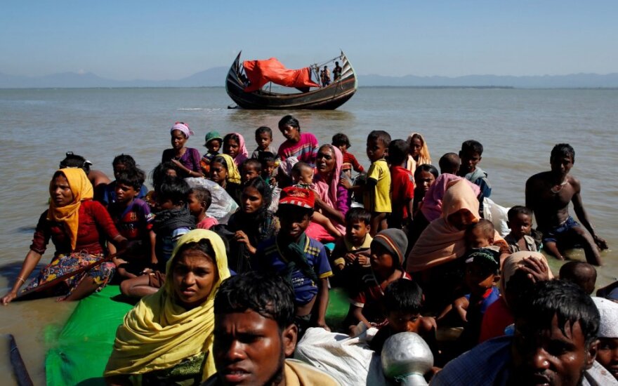 JT pabėgėlių agentūra prašo padėti rasti jūroje dreifuojantį rohinjų laivą