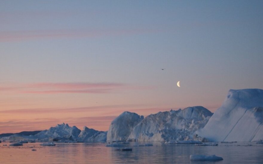 В гренландском леднике нашли залежи жидкой воды