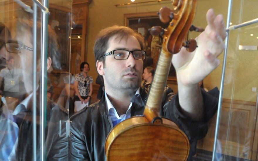 На 39-м году жизни умер скрипач Дмитрий Коган