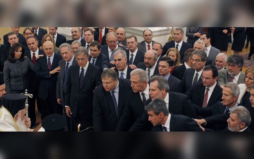 Graikijoje prisaikdintas naujasis premjeras L.Papademos ir jo vyriausybė