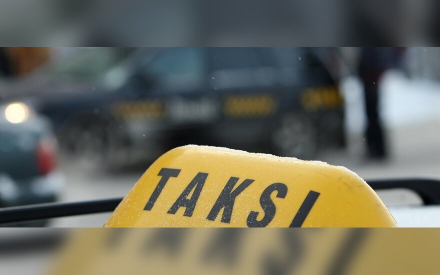 Парламент отменил лицензирование деятельности такси