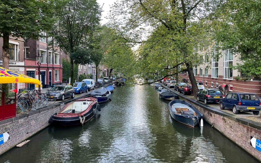 Последняя затяжка в центре Амстердама: закуришь марихуану в районе "красных фонарей" - заплатишь 100 евро