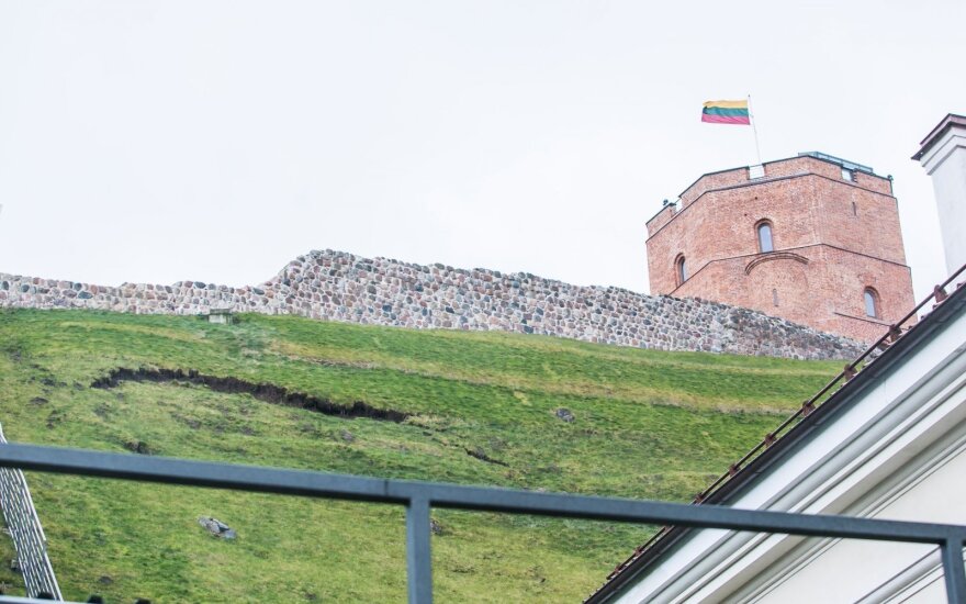 Ant Gedimino pilies kalno besiformuojanti nuošliauža