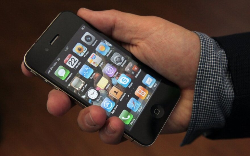"iPhone 4"