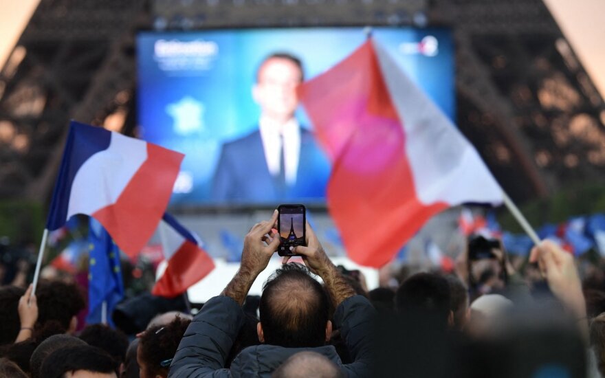 Balsavusių rinkėjų apklausos: Prancūzijos prezidento rinkimus laimėjo Macronas