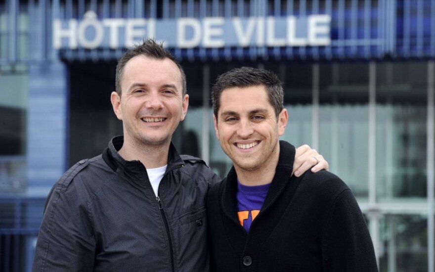 Francja: Odbył się pierwszy ślub homoseksualnej pary