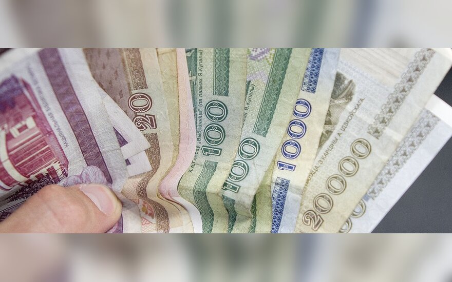 Доллар в Беларуси перевалил за 9000 рублей