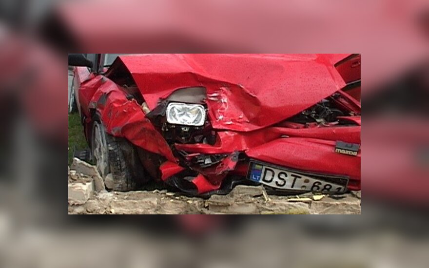 После удара в грузовик Mazda столкнулась с Audi