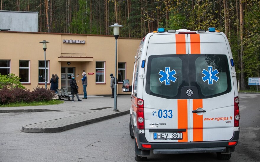 С COVID-19 в больницах Литвы находятся 255 человек, 26 из них – в реанимации