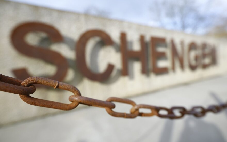 Еврокомиссия продлила пограничный контроль пяти странам Шенгена