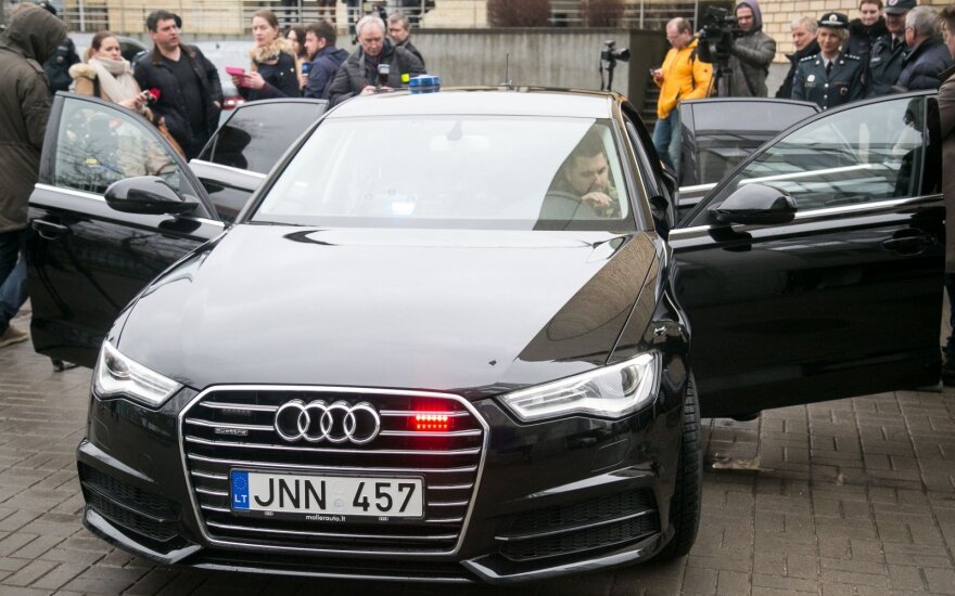 Nauja nežymėta policijos "Audi A6"