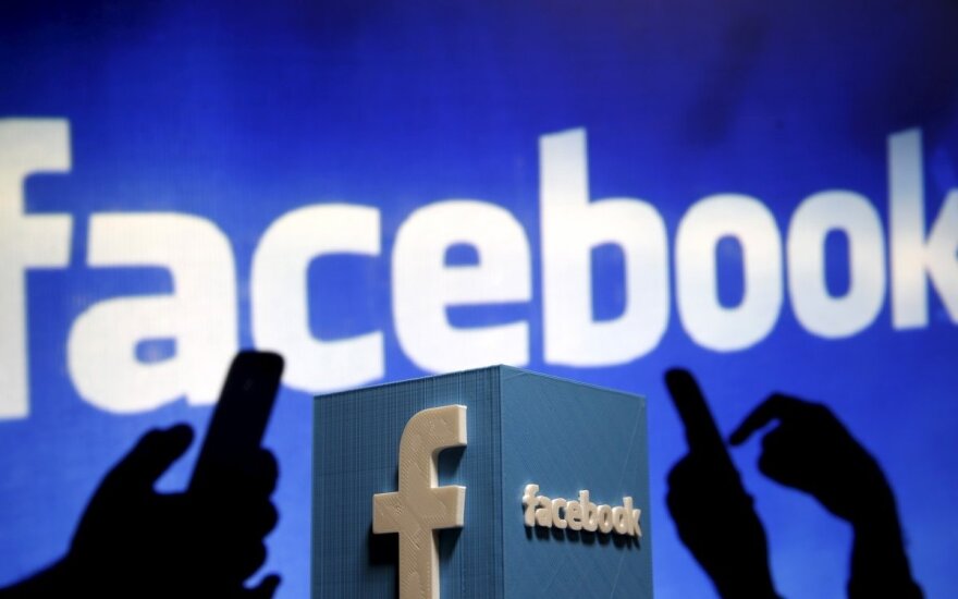 Администрация Facebook удалила запись российского чиновника из-за слова "хохол"