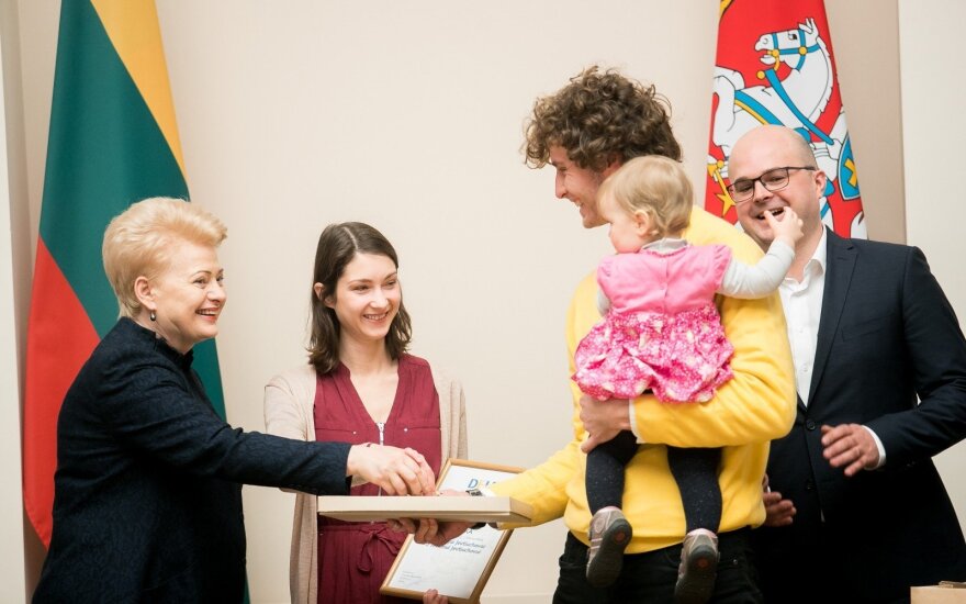 Президент Литвы: надо найти способ вернуть эмигрантов