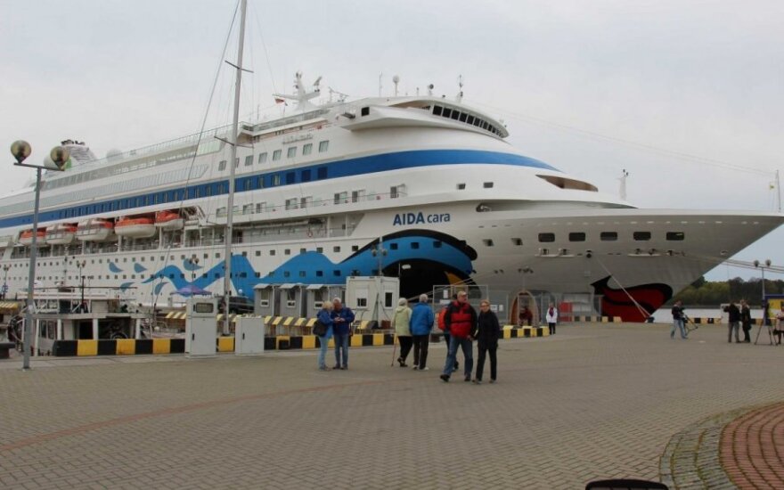 В Клайпеду вошел лайнер, поразивший своими барами и ценами