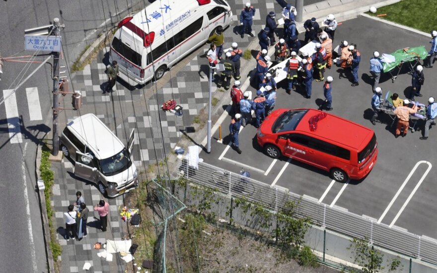 ФОТО, ВИДЕО: автомобиль врезался в группу детсадовцев в Японии, двое детей погибли