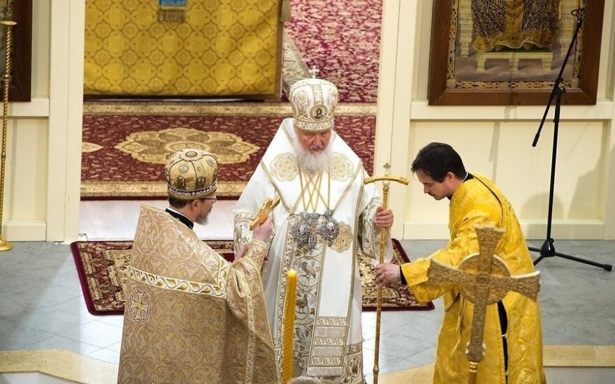 Патриарх Кирилл освятил храм в Эстонии и вручил ордена РПЦ