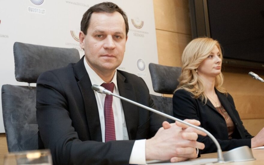 AWPL: Oryginalny zapis nazwiska wewnątrz paszportu jest "niepoważny", ale ma swoje plusy
