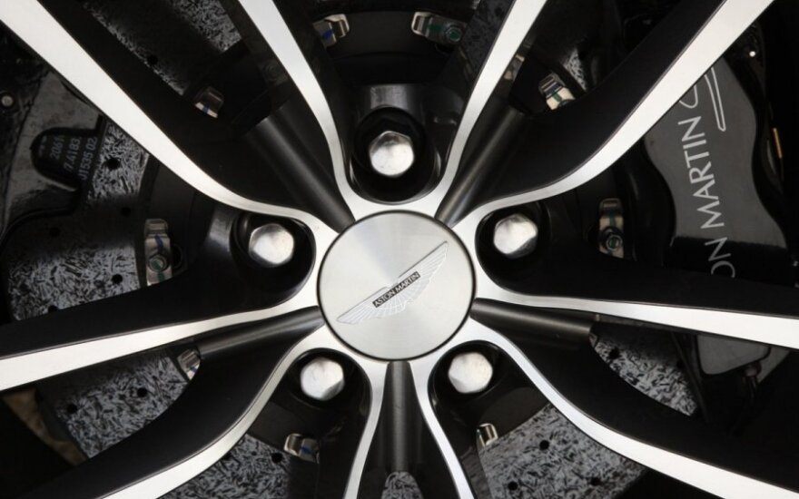Aston Martin представил кабриолет Vanquish Volante