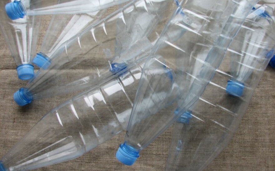 Plastikiniai buteliai - pagrindinė medžiaga