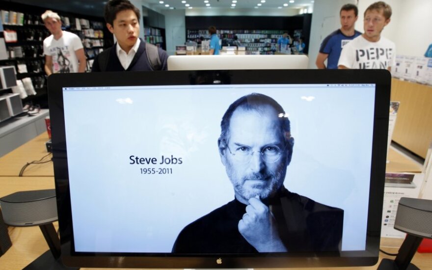 Pagerbiamas miręs Steve'as Jobsas