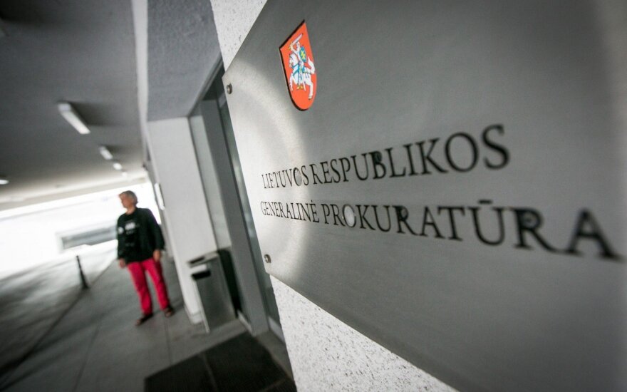 Правоохрана Литвы заявила о незаконном владении оружием после жалоб Захаровой на обыски у Орлова