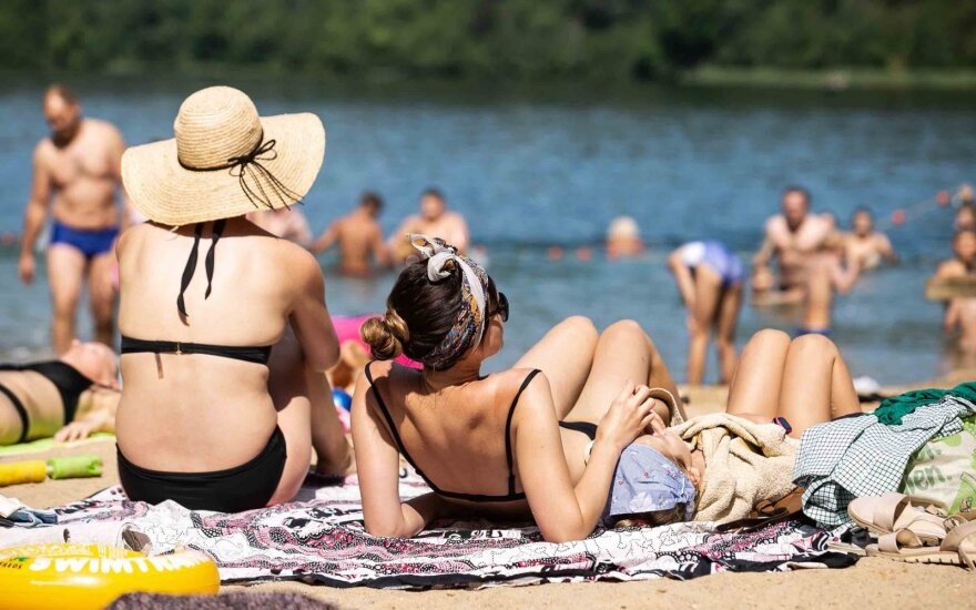 Лето не собирается прощаться: жара продлится до середины недели