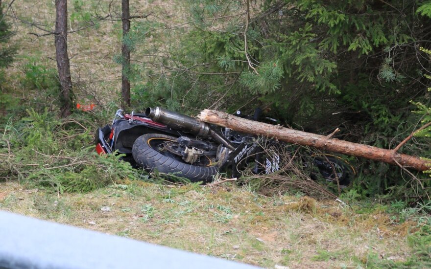 Трагедия в Швенченском районе: мотоциклист помахал рукой отцу, а вскоре после этого разбился