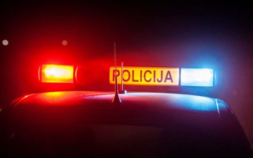 Полиция разыскивает водителя, сбившего человека и сбежавшего с места ДТП