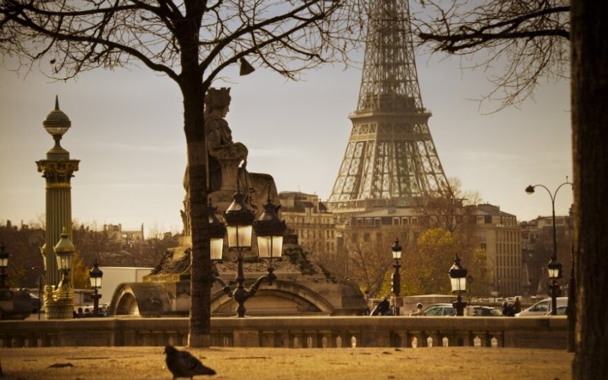Впервые за 125 лет: в Париже воздух охладился до четырех градусов