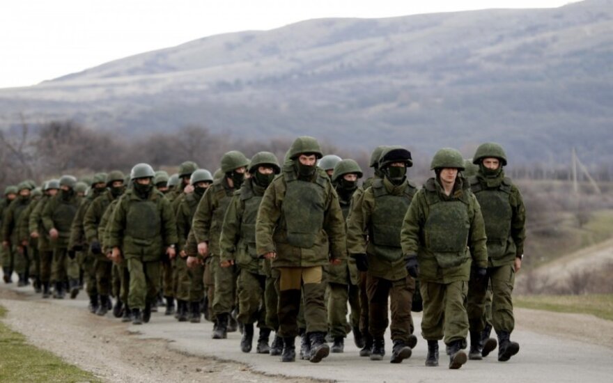ОБСЕ: российско-украинскую границу пересекают сотни людей в военной одежде