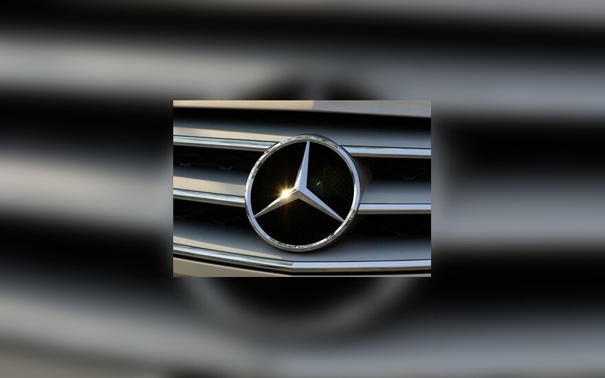 "Mercedes-Benz"