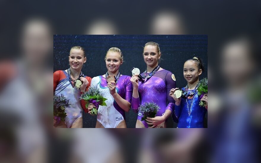 На ЧМ сразу четыре гимнастки получили золото за выступления в финале