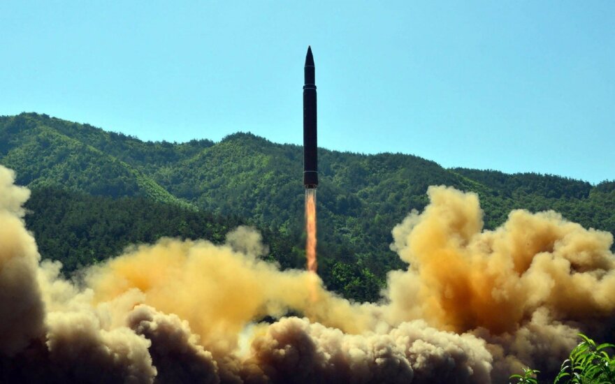 Ким Чен Ын назвал последний запуск ракеты прелюдией к Гуаму