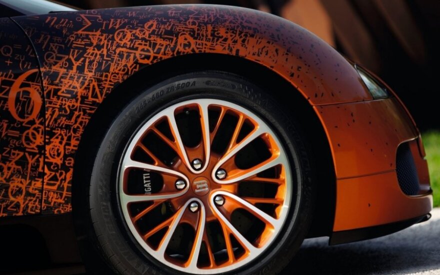 Полицейские Дубая получили в свое распоряжение Bugatti Veyron