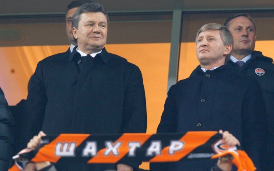 Viktoras Janukovyčius, Rinatas Achmetovas