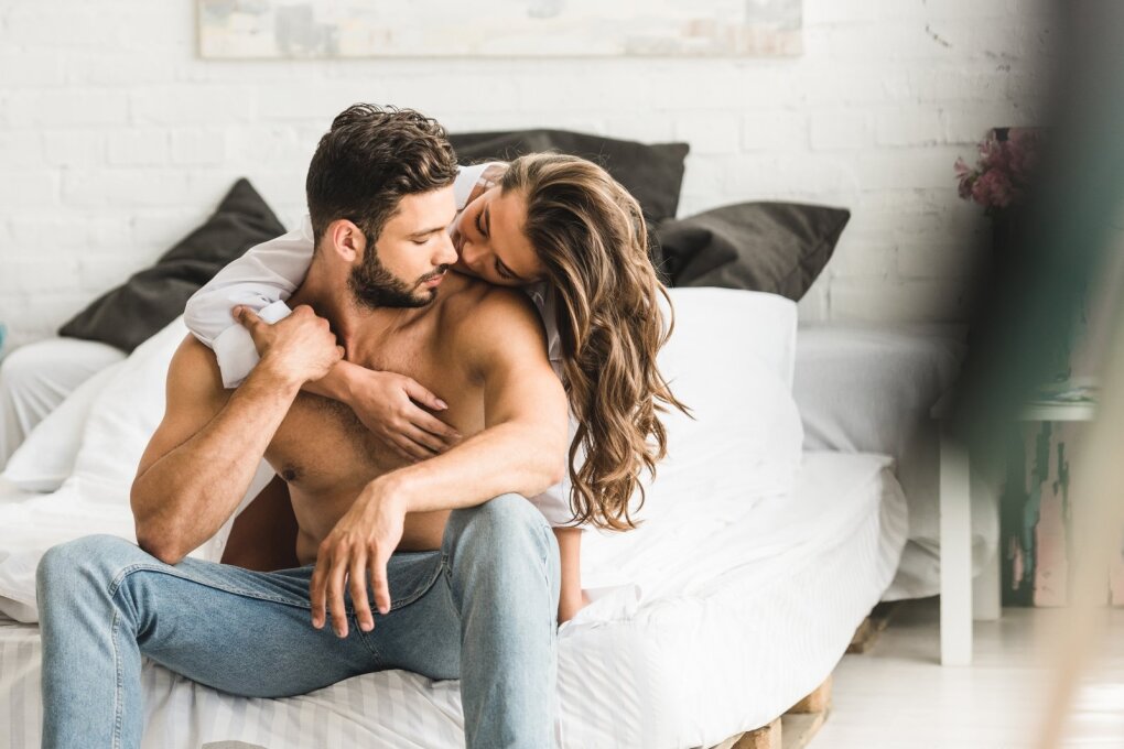 Mokslo įrodyti faktai apie seksą: kuo jis naudingas sveikatai ir kaip dažnai besimylinčios poros yra laimingiausios