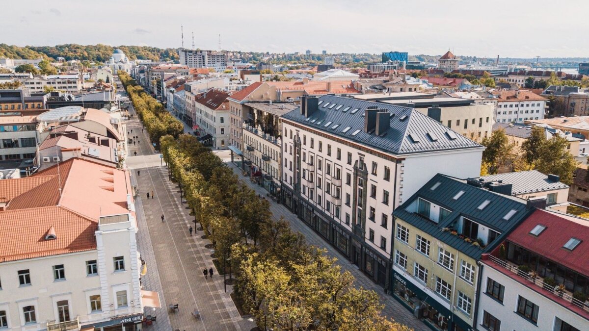 Pasiteisinusi tvarumo strategija Kaune: žaliosios atliekos iš miesto parkų virsta šiluma daugiabučiams