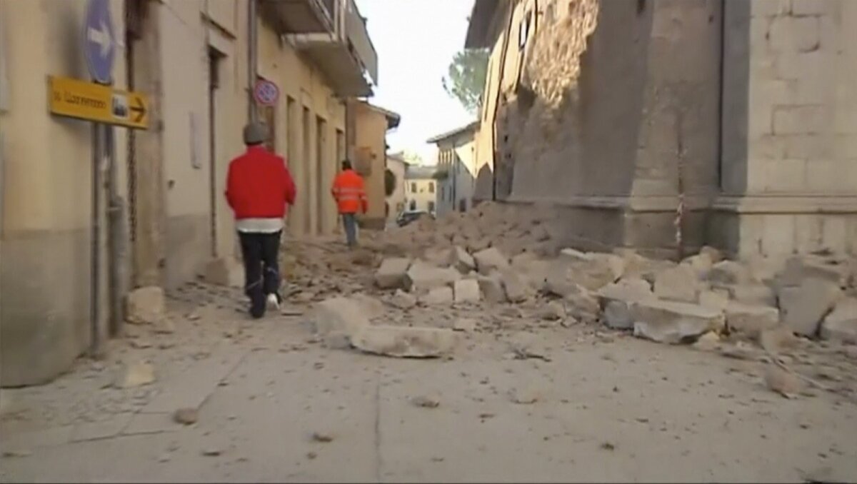 Un forte terremoto ha scosso l’Italia