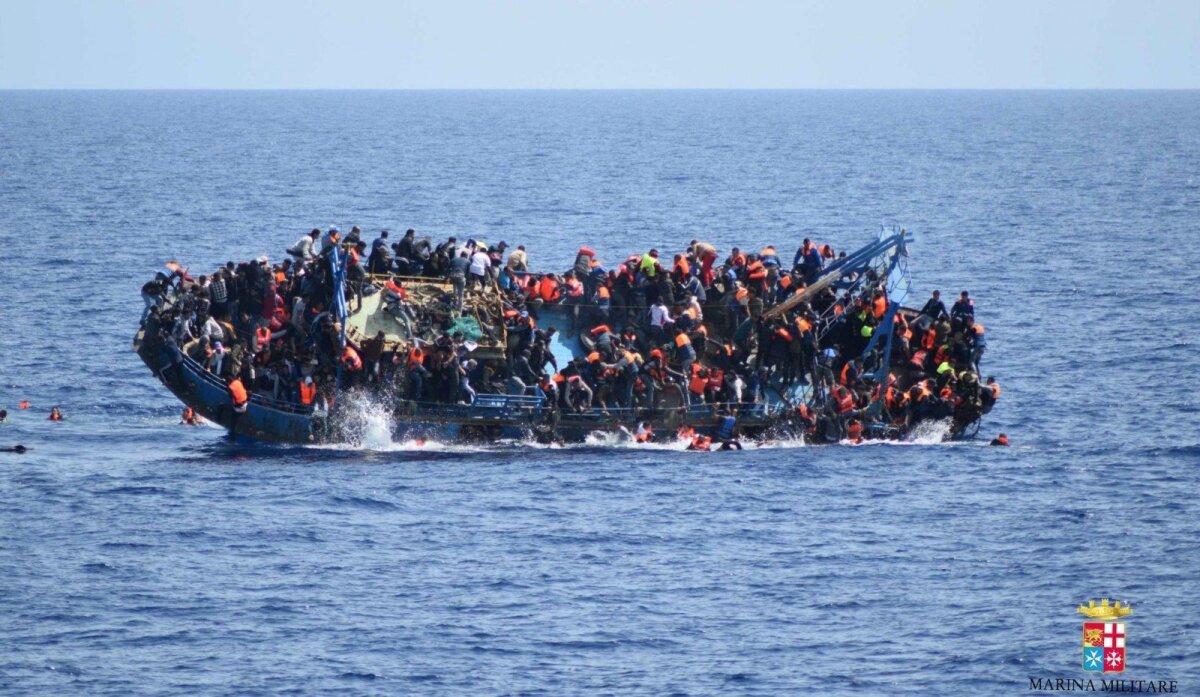 La Spagna accetterà una nave con a bordo centinaia di rifugiati, cosa che Italia e Malta hanno rifiutato