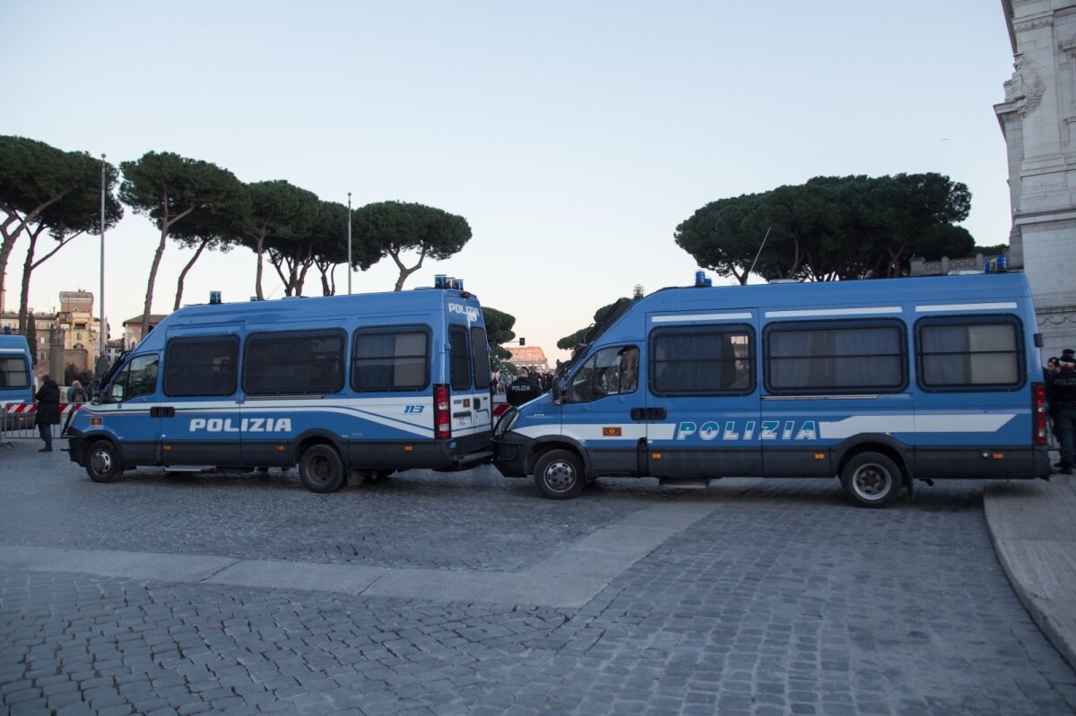 In Italia, 30 persone sono rimaste ferite in un’esplosione avvenuta in una casa di rifugiati